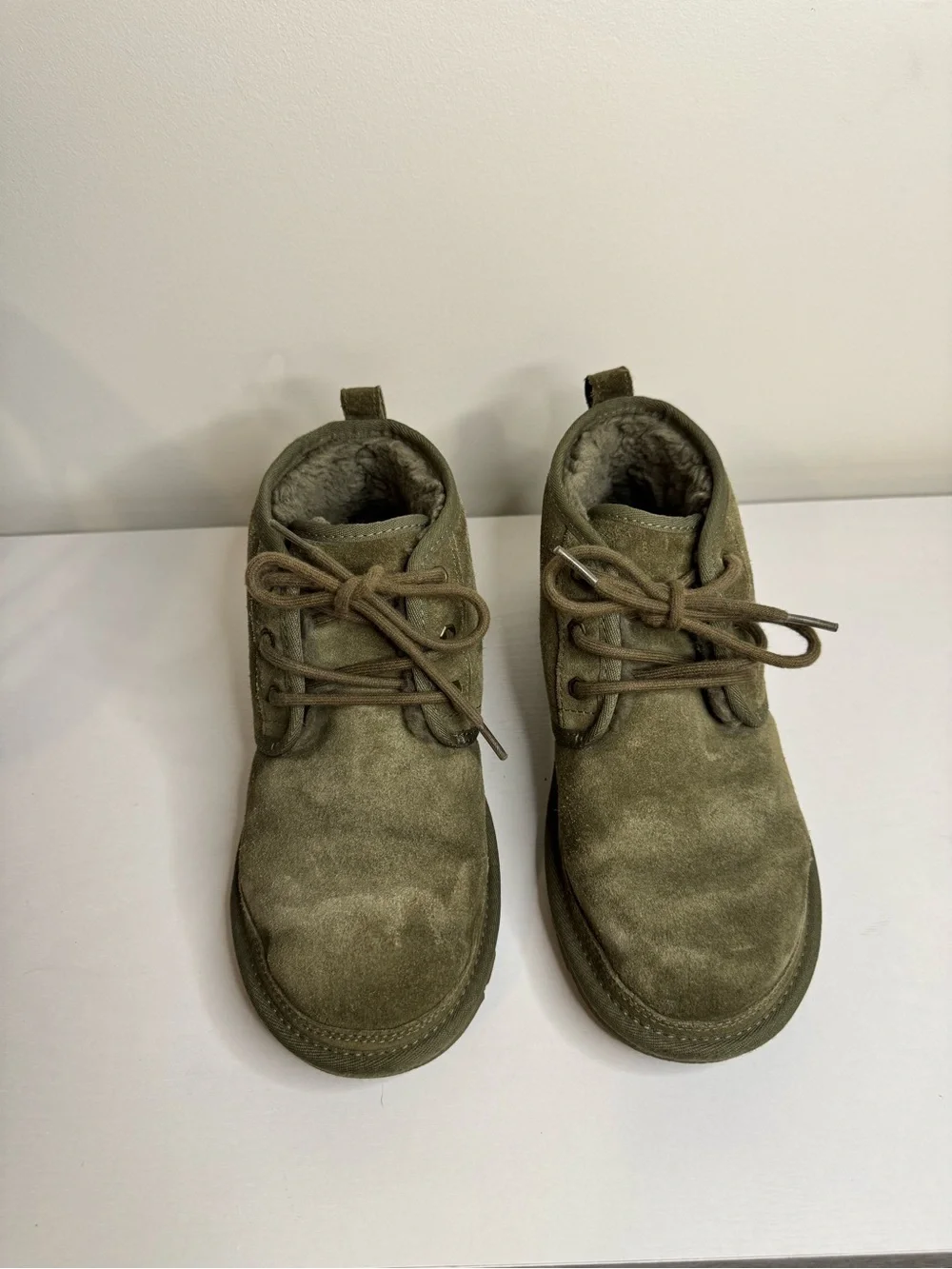 UGG‎ Neumel Suede Chukka Boots Men’s Size 9 Olive Green